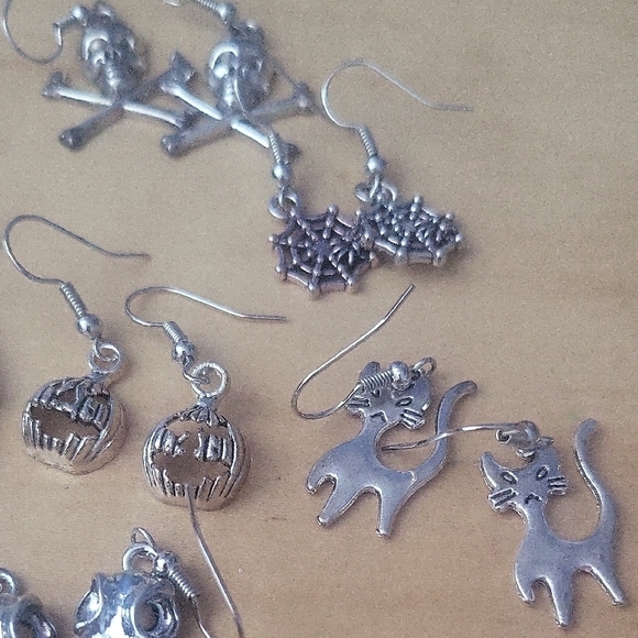 Silver Halloween Themed Earrings Set - Picture 5 of 6